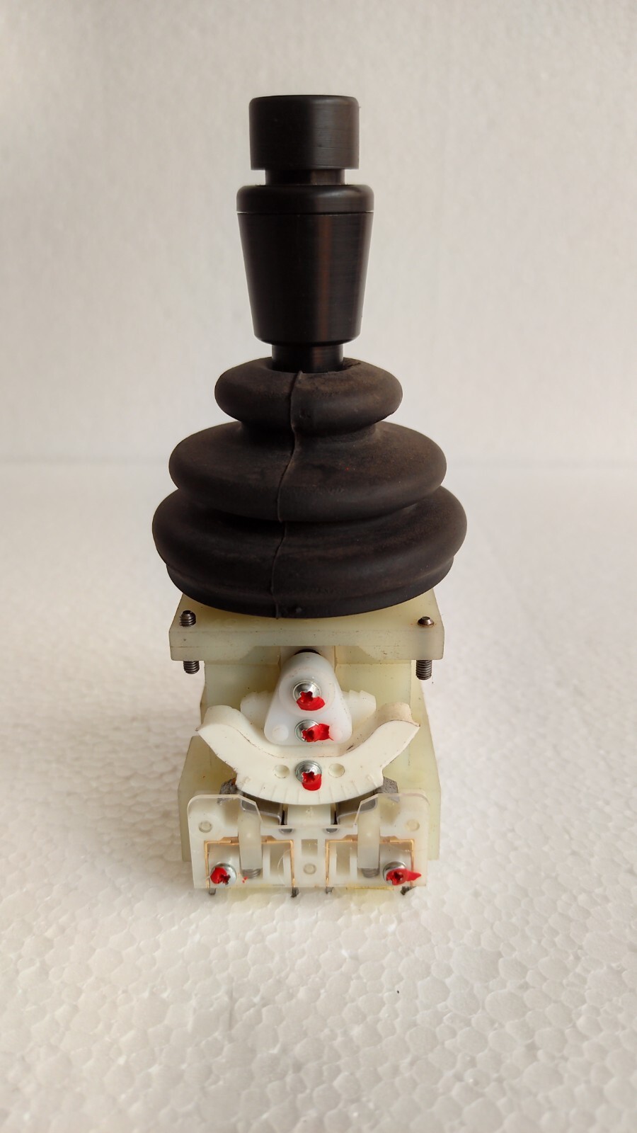 admin/uploads/uploads/Spohn + Burkardt 2046412.2.6 Winch Joystick_1.webp